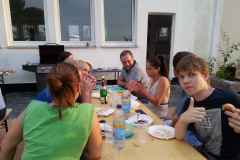 photo5220212365658798070